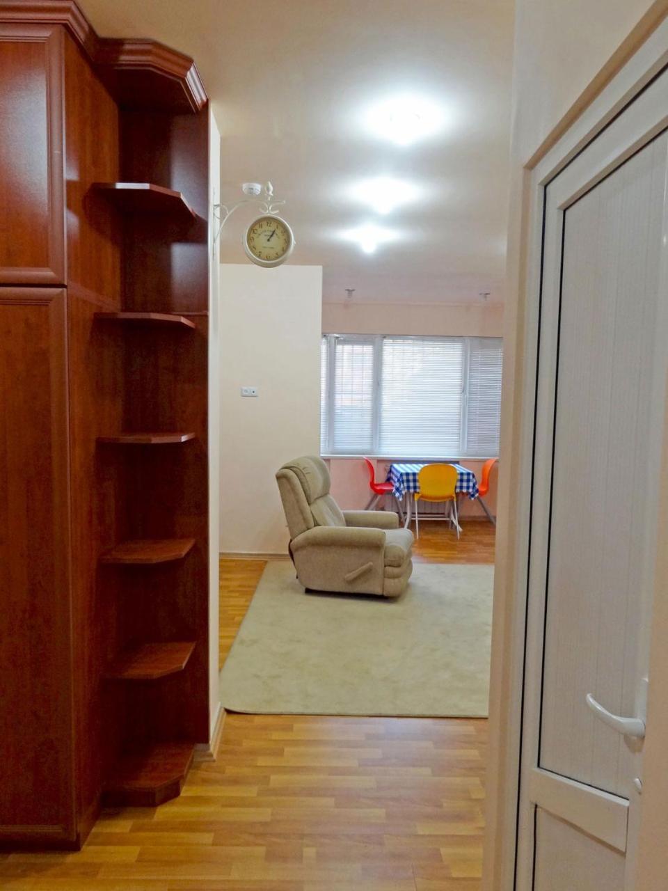 Apartment In The Center Of Yerevan By The Republic Square Exterior photo